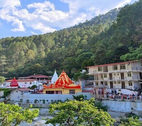 Kainchi Dham Hanuman Temple - photo 1
